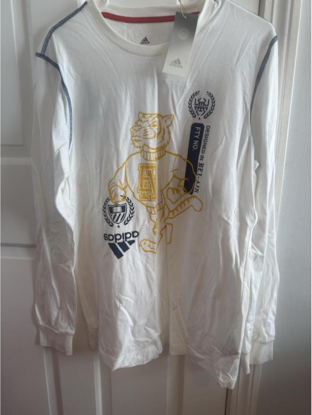 Adidas Men's White and Cream Tshirt